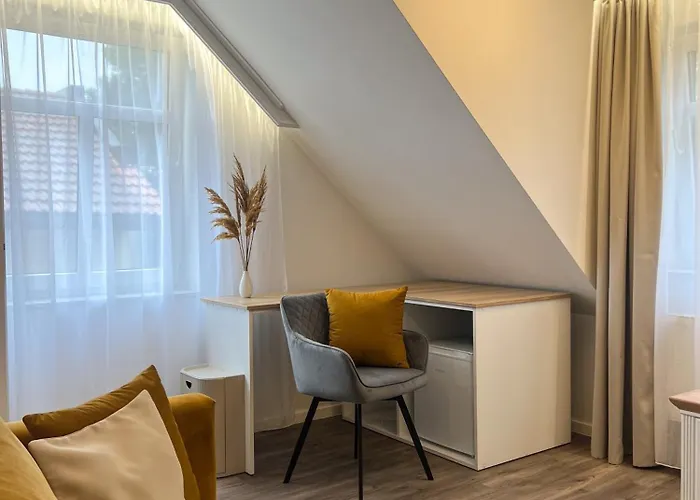 Lony Hotel 3*