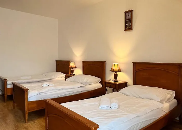 Hotel Lony Mochov